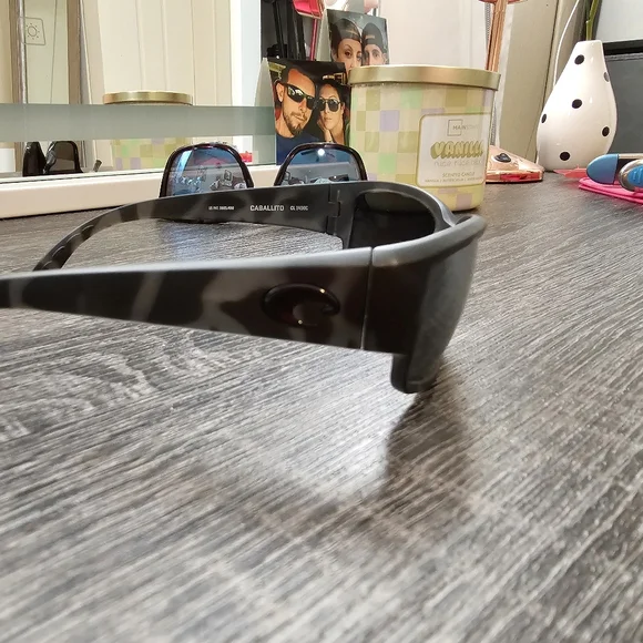 Costa sunglasses - Picture 2 of 4